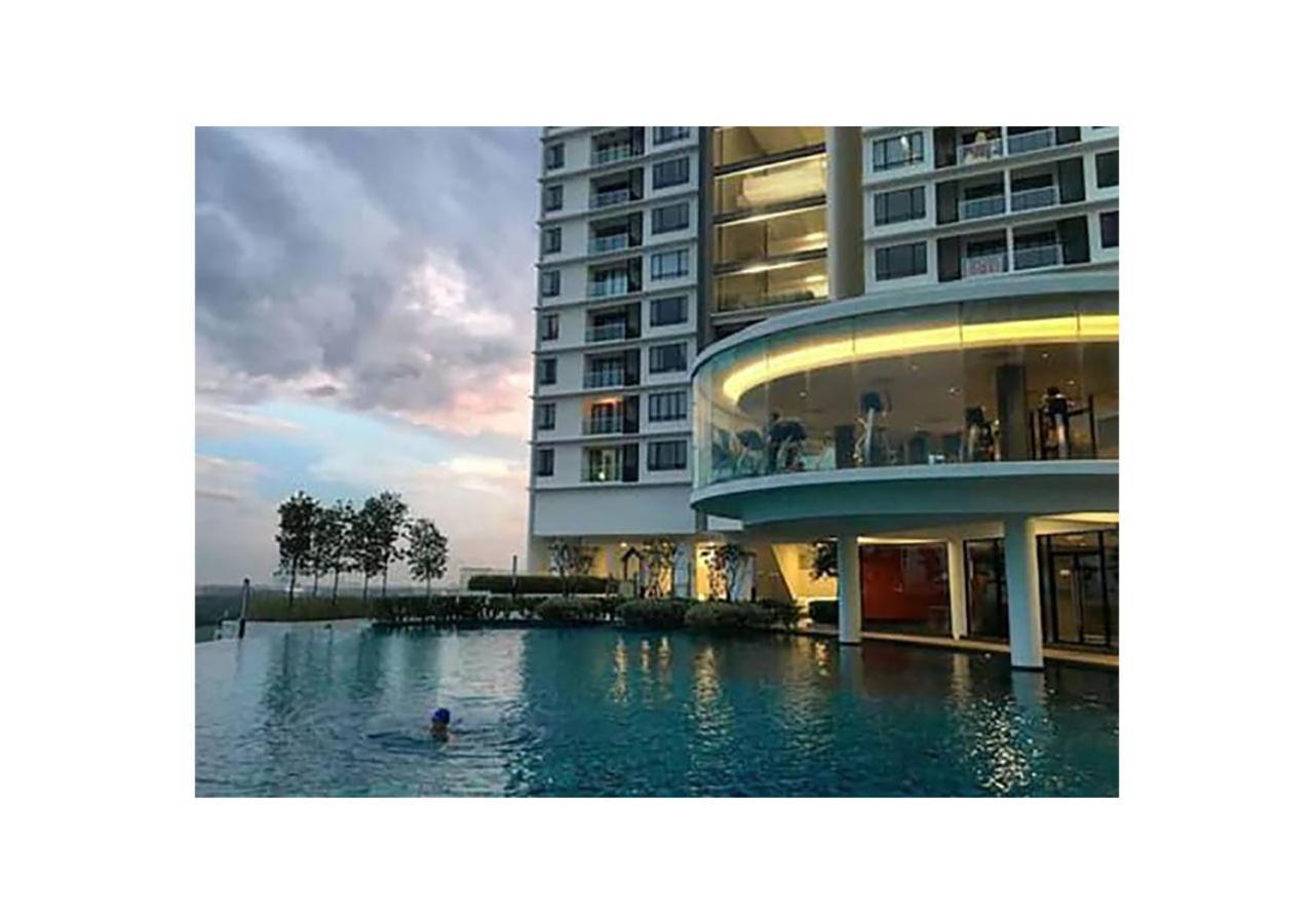 Romance Full House Three Premier Suite Butterworth Exterior foto