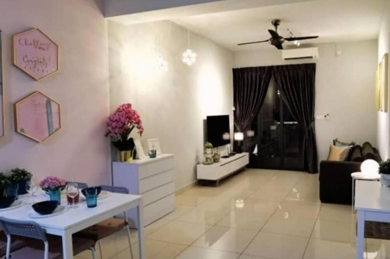 Romance Full House Three Premier Suite Butterworth Exterior foto